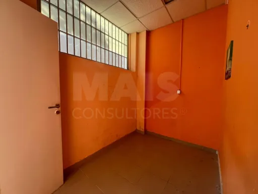 Loja para Arredamento em Massamá