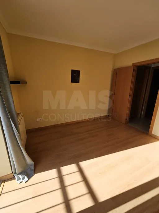 3-Bedroom Apartment in Cadaval with a Pool