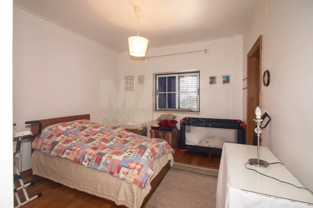 Apartamento T4 no Carregado