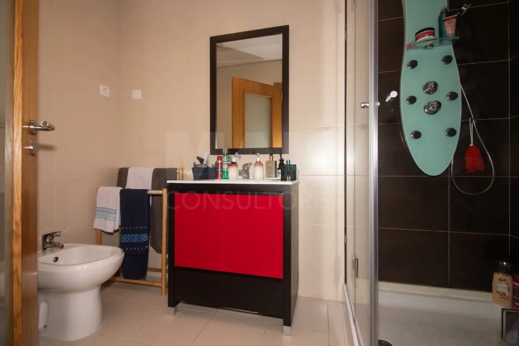Apartamento T2 Moderno com Garagem | A-da-Beja, Amadora