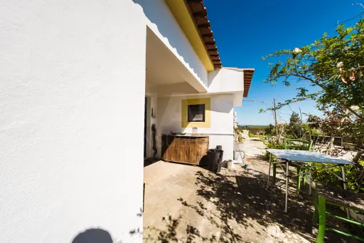 Propriedade com 7240m2 | Duas habitações | Piscina | Garagem | Anexos | Carvalhal, Bombarral