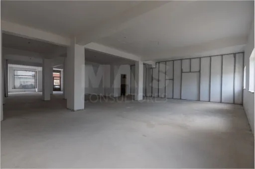 Loja para Transformação em Apartamento T3+1