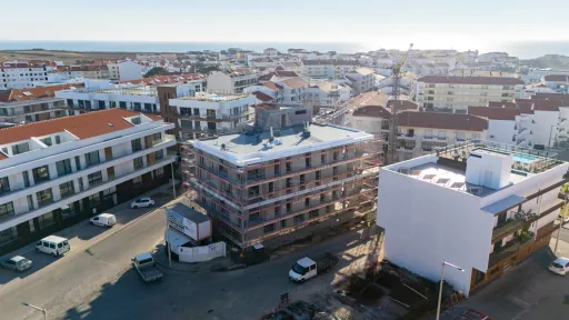 Apartamento T4 novo em prédio com piscina na Consolação