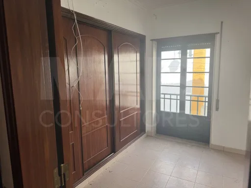 Já pensou em viver e trabalhar no sítio mais central de Arruda? 🍷✨