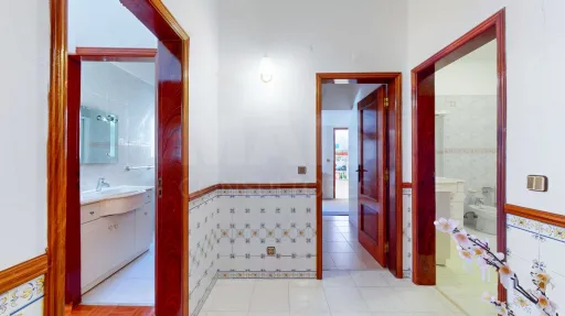 Moradia T5, na calhandriz com piscina