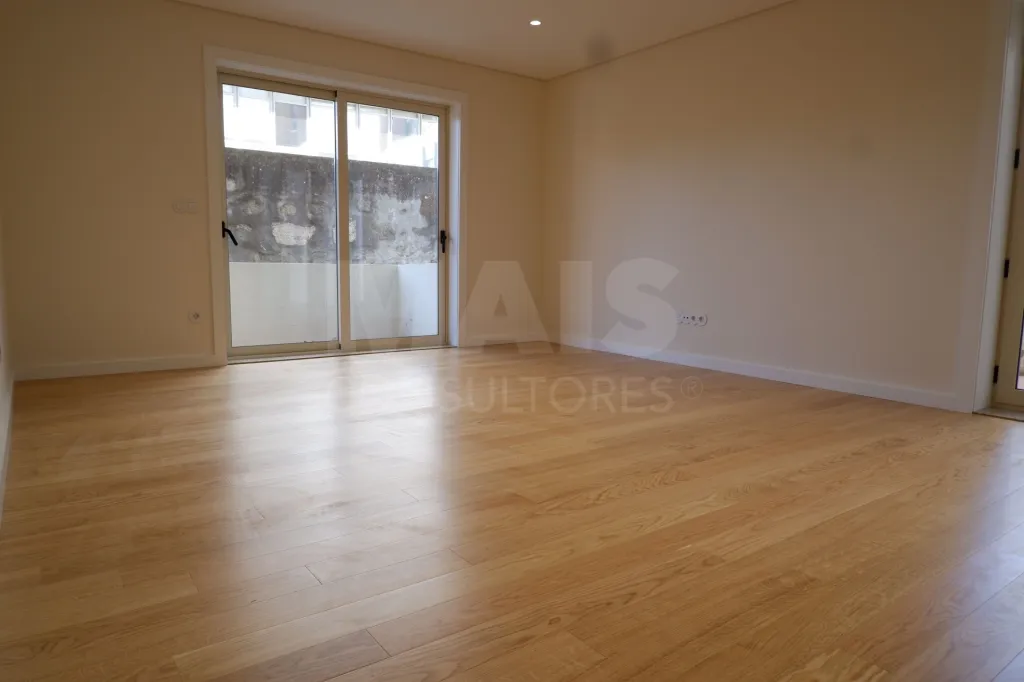 Apartamento T3 Remodelado em Boavista (Lordelo do Ouro), Porto