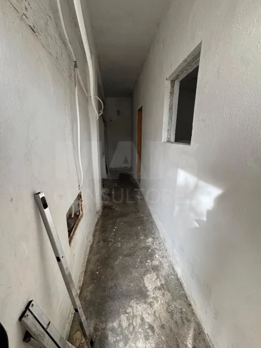 Oportunidade em Calhandriz: Moradia T2 Semi-Remodelada com Opção Chave na Mão