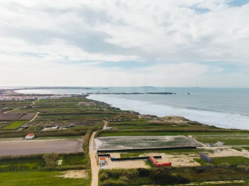 Unidade com Licença Industrial + Projeto Prévio para Hospedagem | 5.390 m² | Ferrel