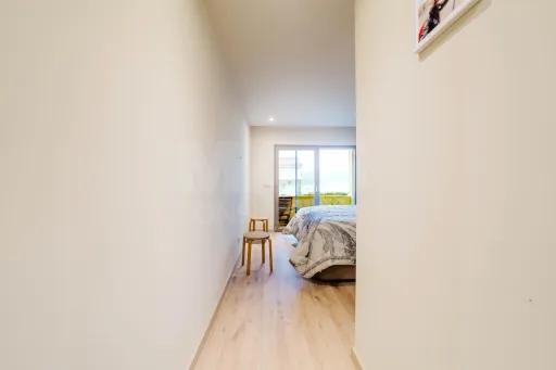 Apartamento T2 com terraço em condomínio privado perto da praia – Honeysands Residences, Areia Branca