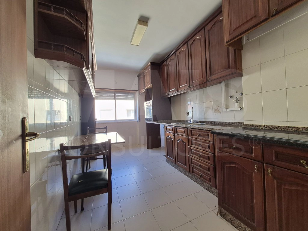 3-room apartment with balcony in Serra da Mina