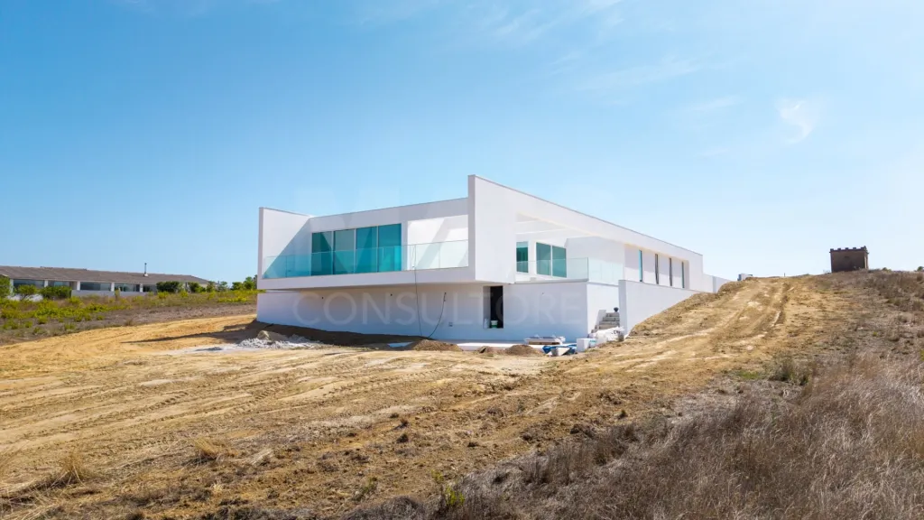 Moradia térrea T4 em terreno de 2 hectares no Carvalhal