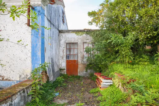 🏡 Oportunidade Única: Moradia Centenária inserida em lote 2560m2