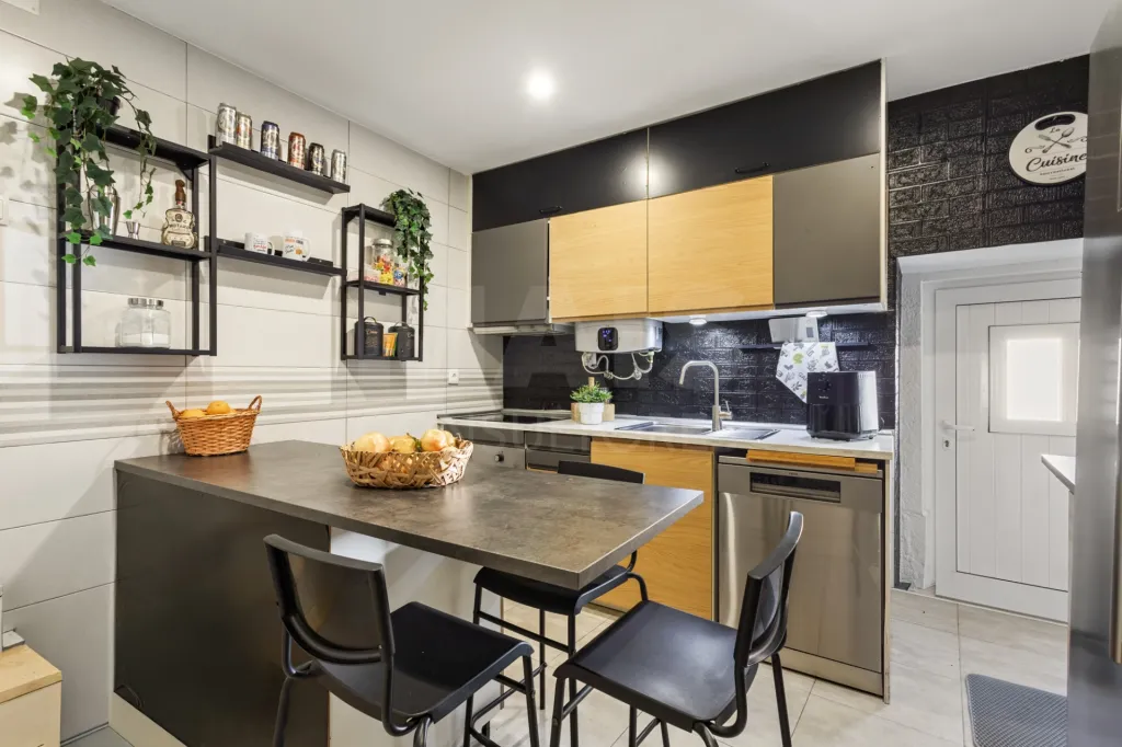 🏡 Encantadora Moradia Centenária T2 com Terraço