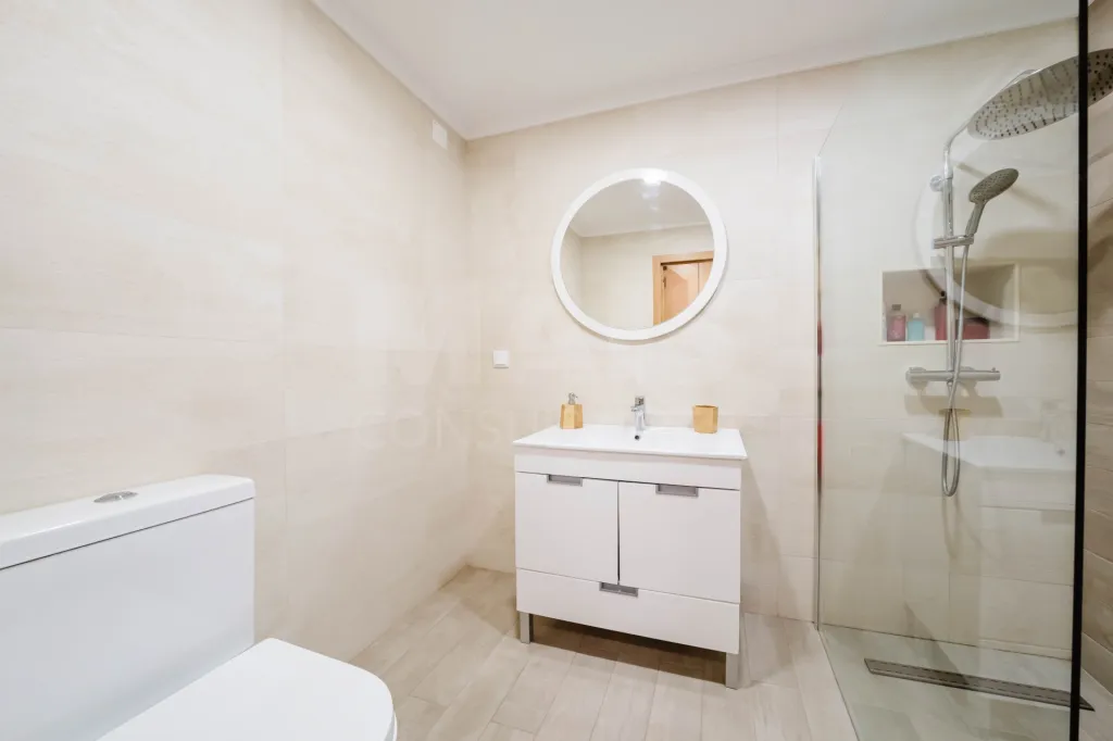 Moradia T5 com 2 Anexos em Terreno com mais de 1.400 m²