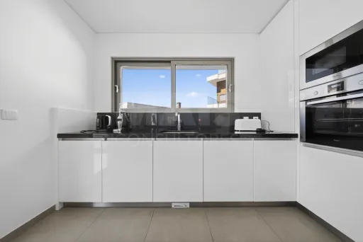 Moradia T4 com Piscina e Rooftop a minutos da Praia | Salir do Porto