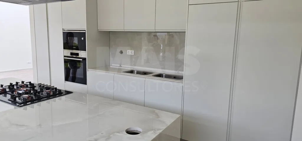 T2 Premium no Vistabella Oeiras | 107 m² + 22 m² de Varanda | 2 Suites | Jardim | 2 Lugares de Estacionamento, Piscina