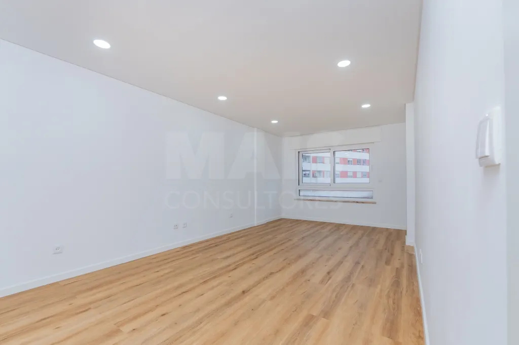 Apartamento T3 totalmente remodelado | lugar de parqueamento, na Quinta da Piedade – Póvoa de Santa Iria