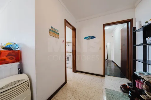 Apartamento T3 em Peniche com 110 m², perto do centro e da Universidade