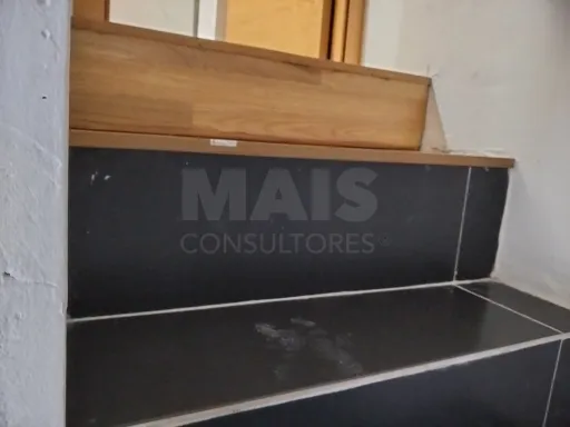Moradia Remodelada V1 em Alhandra.