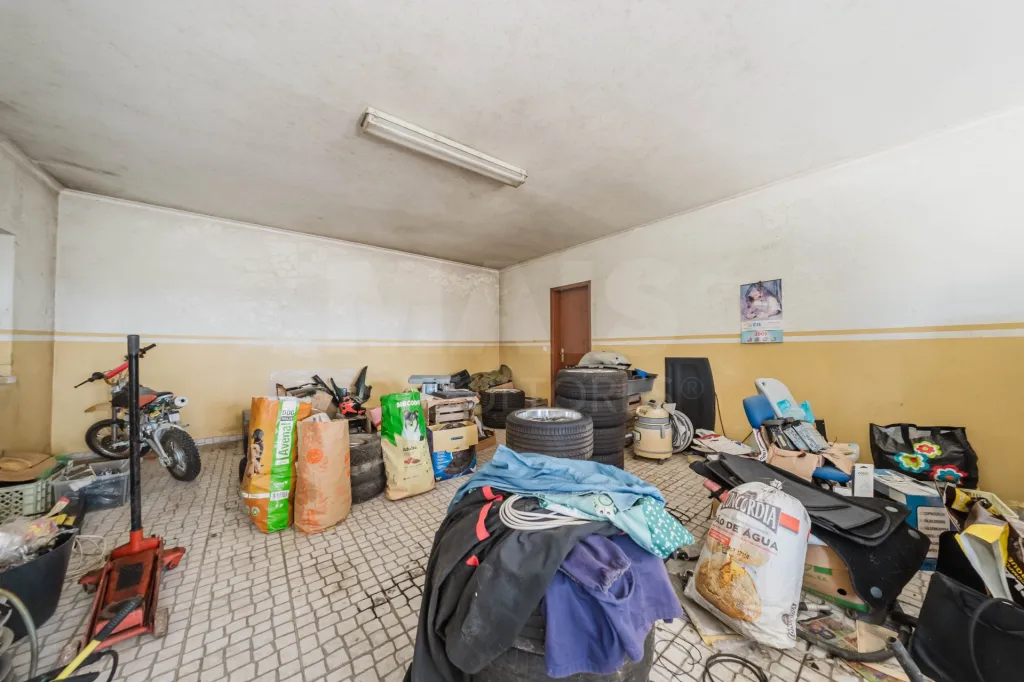 Moradia T3 inserida num terreno com 2516m2