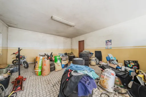 Moradia T3 inserida num terreno com 2516m2