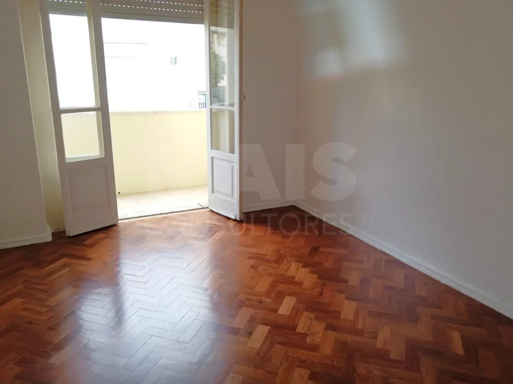 Excelente Apartamento T2 Ajuda