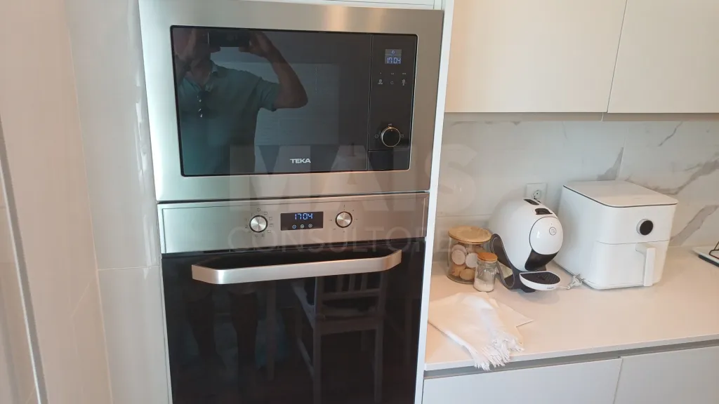 Apartamento T2 Remodelado no Centro do Cadaval