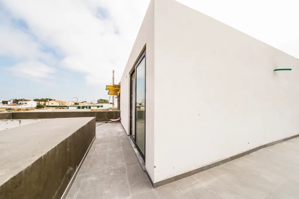 Modern New 3 Bedroom Villa with Pool in Ferrel