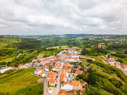 Moradia T1 + 1 a poucos minutos de Óbidos