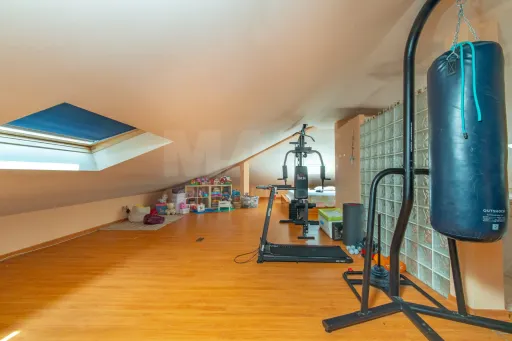Moradia T4 com Piscina, Excelente Espaço Exterior em Carnota - Alenquer