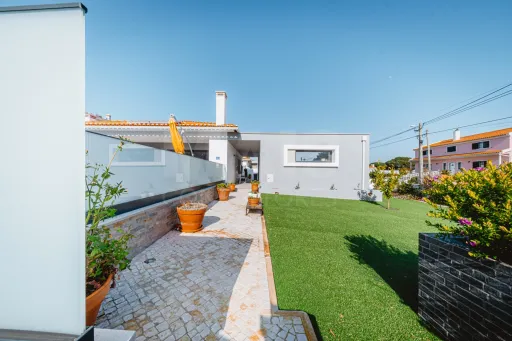 Moradia T3 (Térrea) com Piscina - Nadadouro