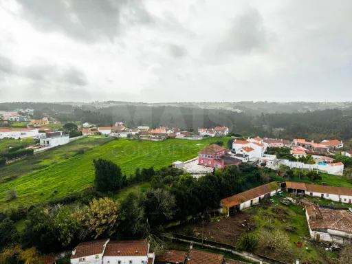 Moradia Térrea em construção na Torre, Caldas da Rainha