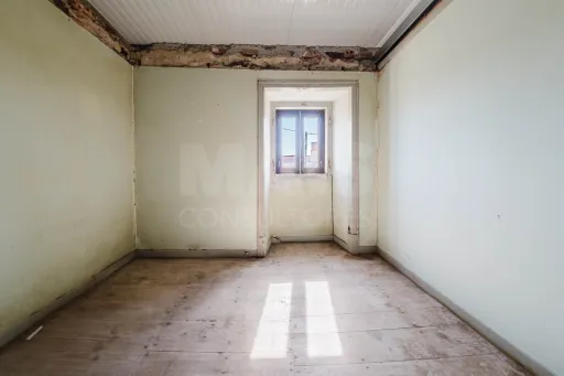 2 Moradias num terreno de 6117m2 | Carvalhal | Bombarral