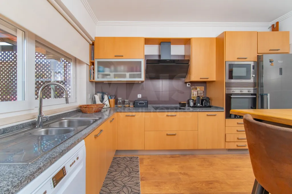 Moradia T3 totalmente remodelada no Condomínio Villas de Samorena em Samora Correia