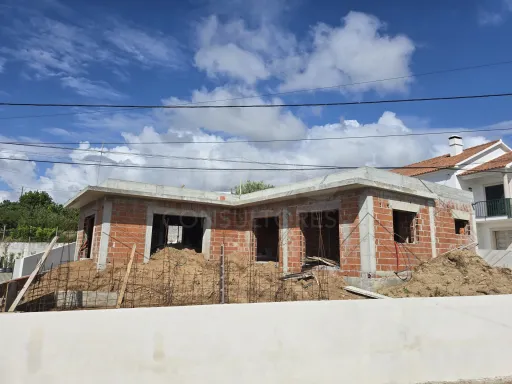 Moradia T3 com Piscina e Vista Mar e Lagoa de Óbidos