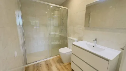 Apartamento T4 Totalmente Remodelado | Centro da Lourinhã | Espaço, Elegância e Conforto