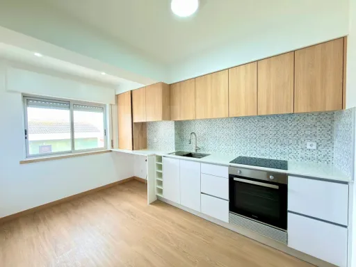 Apartamento T2 Renovado em Peniche – Oportunidade de Investimento!