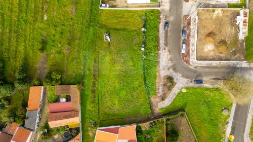 Lote de terreno com 407 m² - Bombarral - Delgada