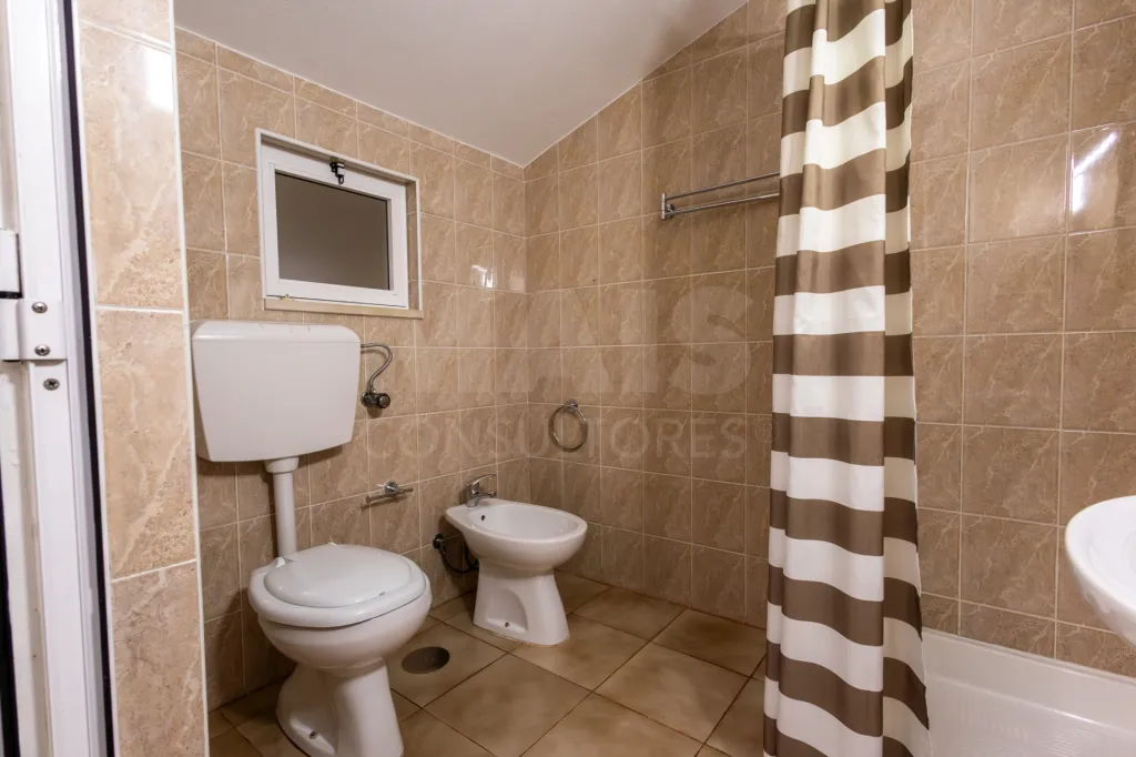 O Seu Refúgio Térreo T2 Remodelado: Conforto e Modernidade em Aljubarrota