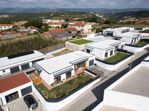 Moradia T3 térrea de Arquitectura Contemporânea