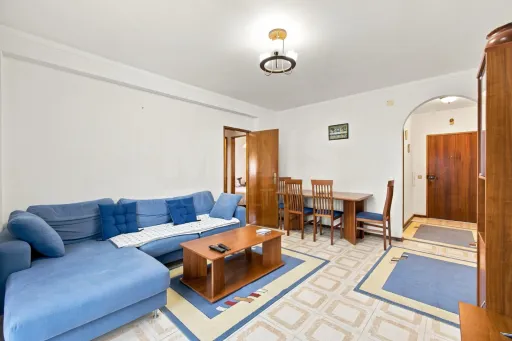 Apartamento T2 com marquise em Peniche