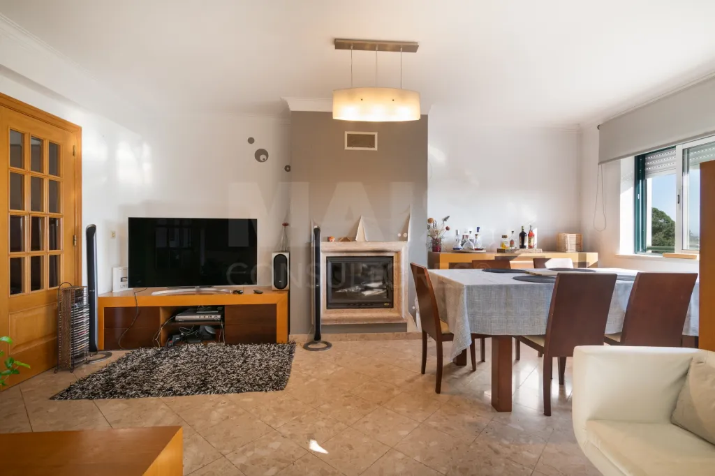 Apartamento T3 com Vista sobre o Rio Tejo