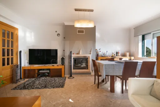 Apartamento T3 com Vista sobre o Rio Tejo