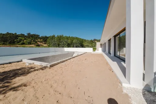 Moradia térrea T3 Moderna com Piscina e Jardim na Ribeira dos Amiais
