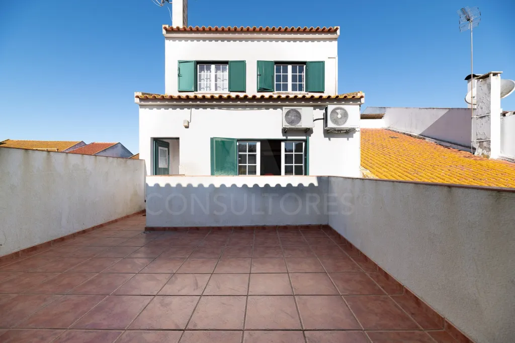 Moradia T5 em Salvaterra de Magos com terraço