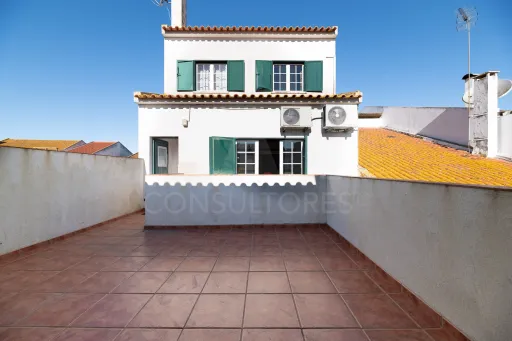 Moradia T5 em Salvaterra de Magos com terraço
