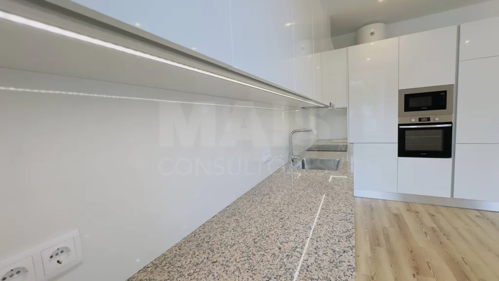 Fully Renovated 3-Bedroom Apartment | Downtown Lourinhã | Modernity, Comfort, and Elegance