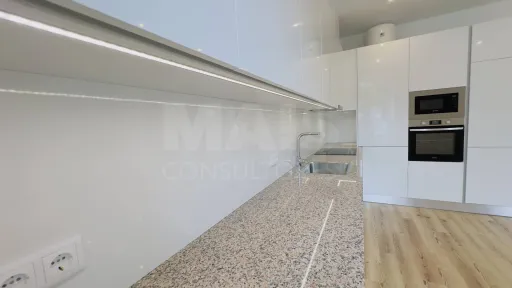 Apartamento T3 Totalmente Remodelado | Centro da Lourinhã | Modernidade, Conforto e Elegância