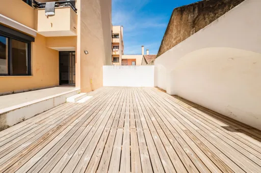 Apartamento T2 Semi-Novo | Terraço | Garagem | Bombarral