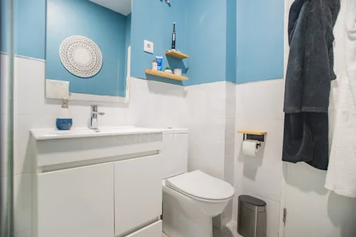 Fully Renovated 3-Bedroom Apartment in a Building with 2 Elevators